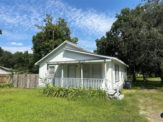 Primary Photo - 2600 Stadium Dr