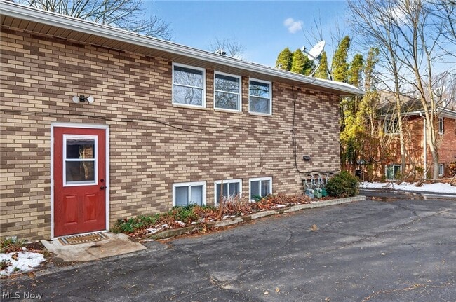 Building Photo - 211 Buffington Rd