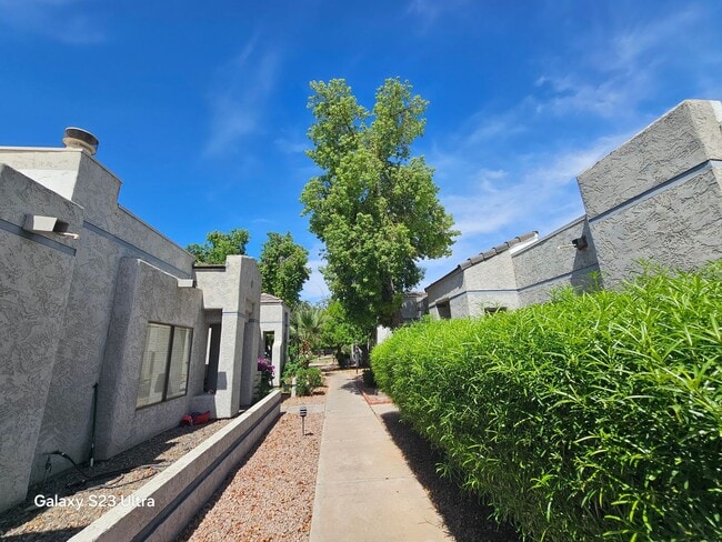 Building Photo - FREE RENT  INTERESTED??  Welcome nearly new, updated single-level patio home