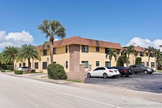 Building Photo - 120 N M St