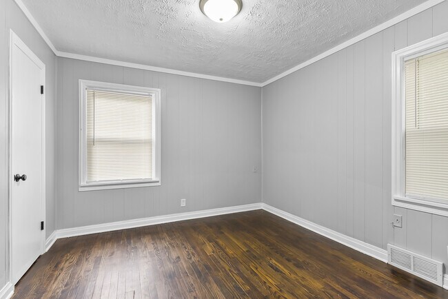 Building Photo - 4812 Maple St