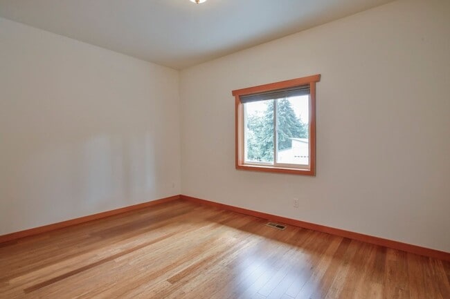 Building Photo - 2385 N 1500 E