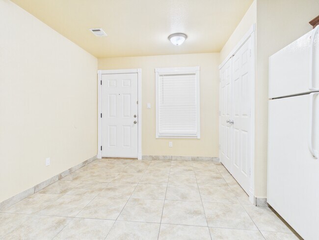 Building Photo - 2007 Monito Way