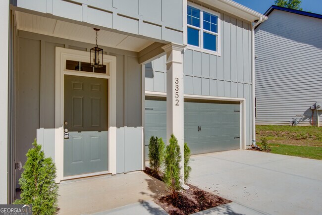 Building Photo - 3352 Landings S Dr SW