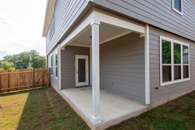 Building Photo - 100 Flat Creek Ct