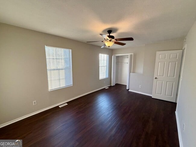 Building Photo - 2939 Aspen Woods Entry