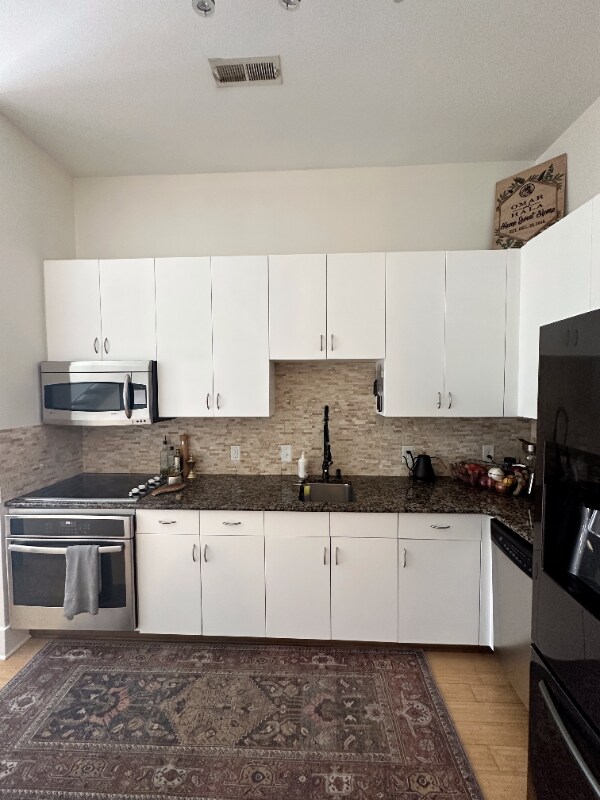 Building Photo - 2133 Southend Dr