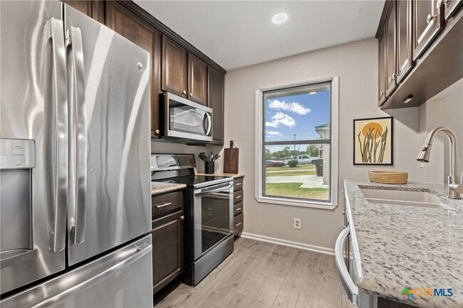 Building Photo - 5122 Sam Houston