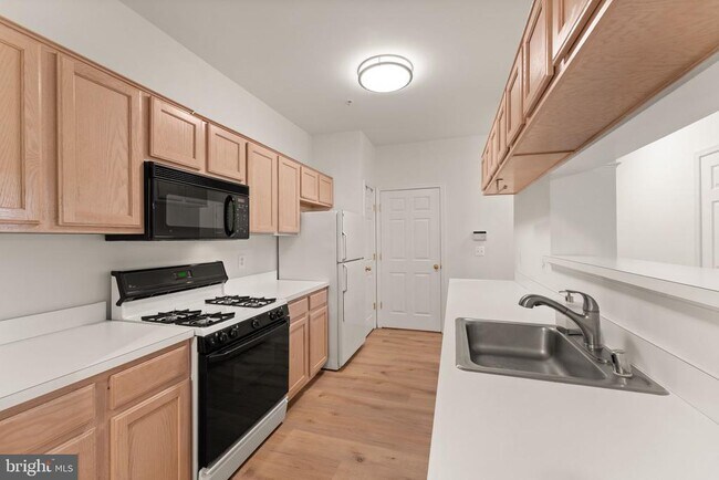 Building Photo - 20453 Chesapeake Square