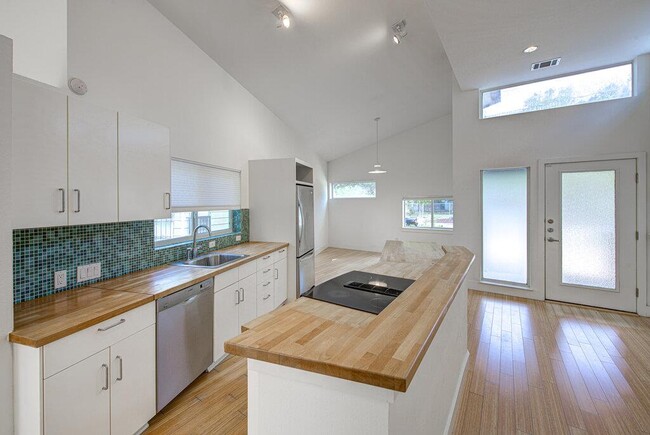 Building Photo - 5004 Delores Ave
