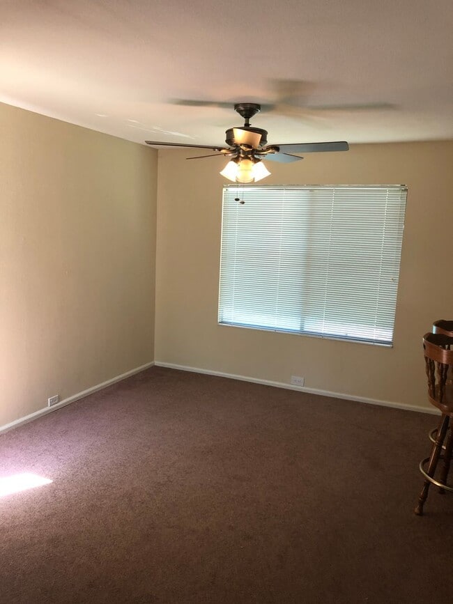 Building Photo - NICE 2ND STORY CONDO IN WOODSIDE SIERRA GA...