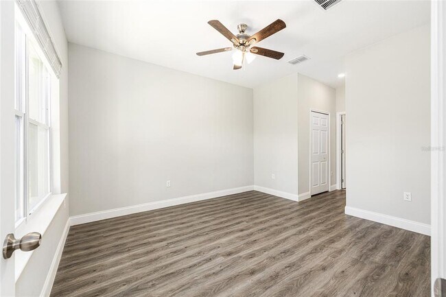 Building Photo - 5998 SW 154th Street Rd