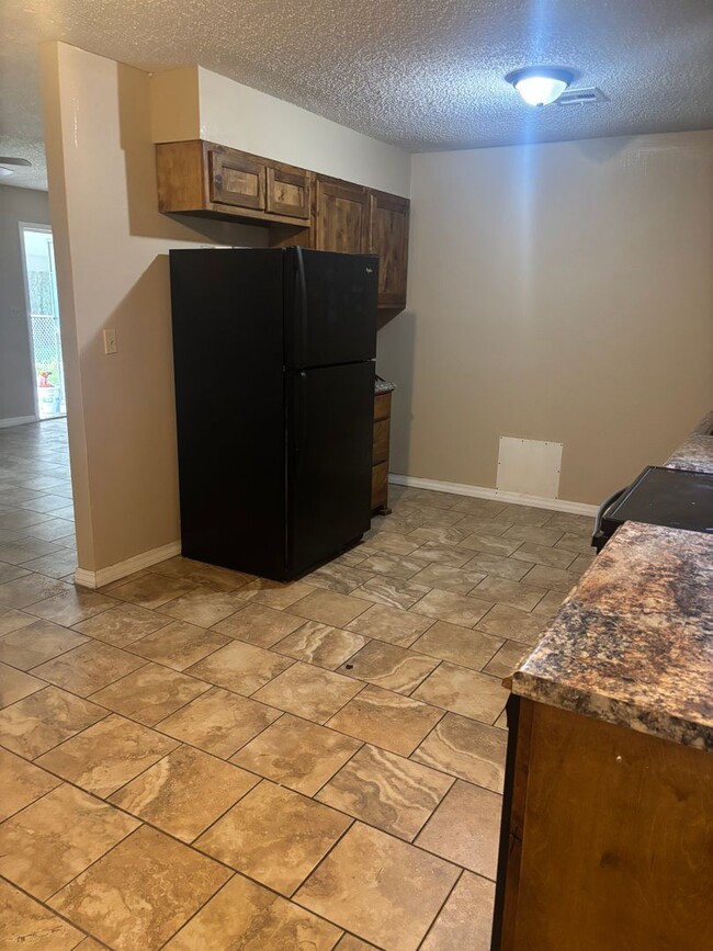 Building Photo - 2 Bedroom House in Pryor