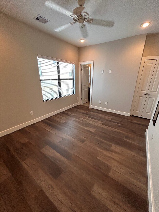 Building Photo - 211 Milby St