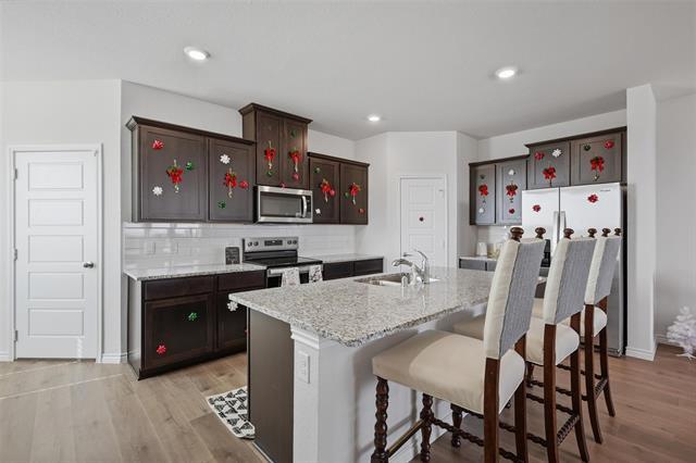 Building Photo - 732 Thorn Crk Dr