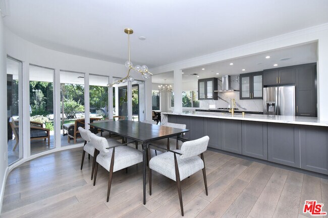 Building Photo - 4678 White Oak Ave