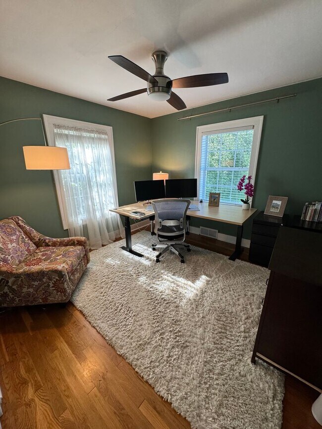 Building Photo - East Grand Rapids Gem: 4-Bedroom, 2-Bath U...