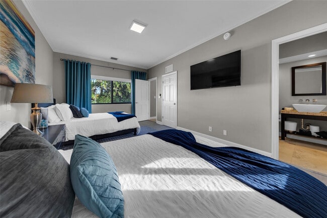 Building Photo - 616 Riviera Isle Dr