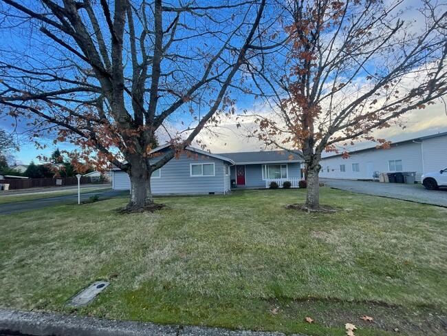 Building Photo - Newly Remodeled 4 Bedroom with a large fenced yard!