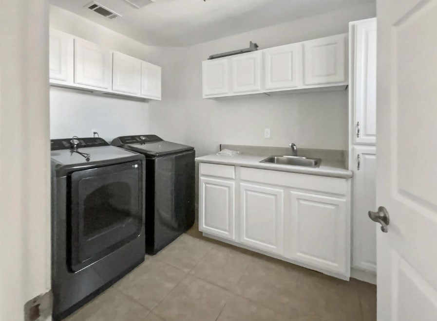 Building Photo - 1504 San Bernardino Ave