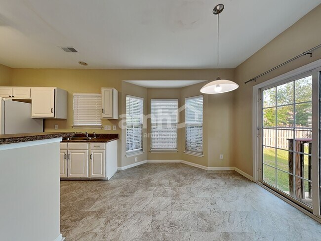 Building Photo - 25 Bellows Falls Dr