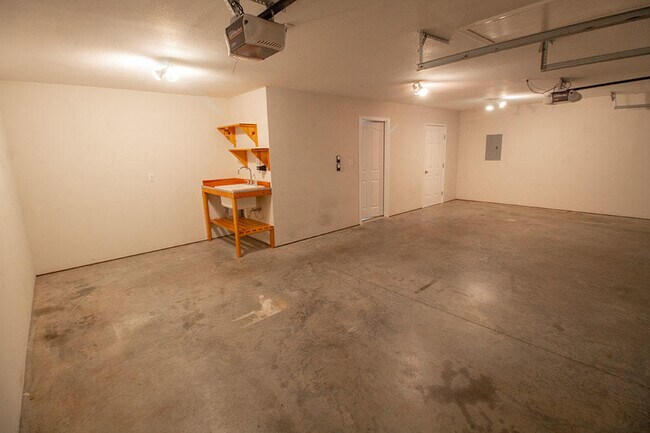 Building Photo - 7106 Stanwood Dr