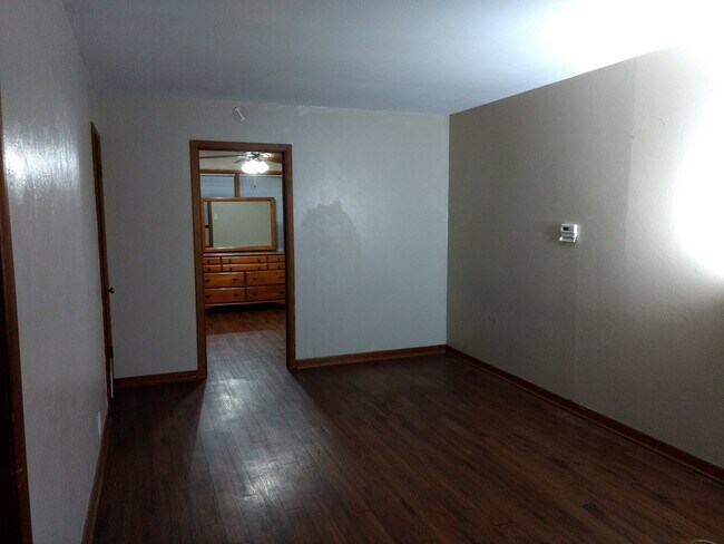 Building Photo - 212 W Charlotte St