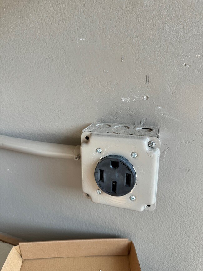 Building Photo - 512 E Lime Ave