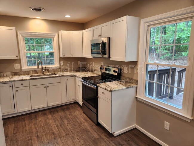 Building Photo - 4500 Sunfield Pl