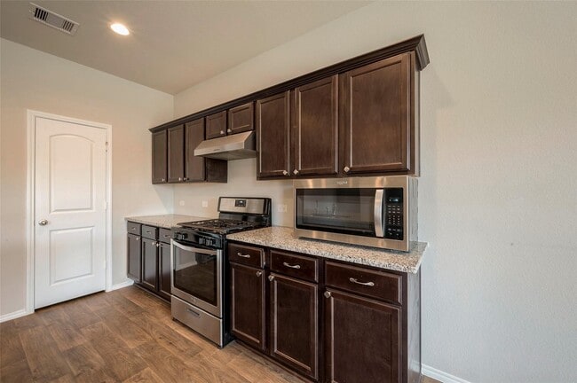 Building Photo - 2318 Georgina Falls Dr