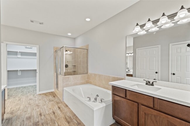 Building Photo - 521 Ironwood Forest Dr