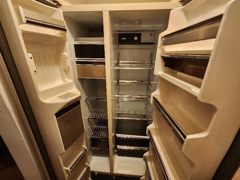 Building Photo - 497 E Main St