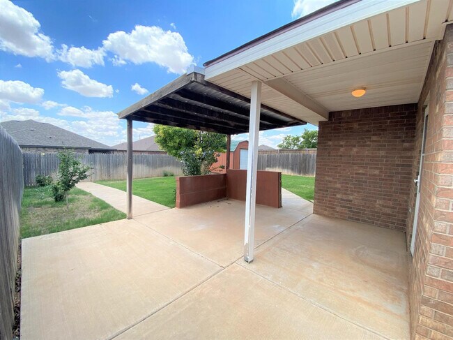 Building Photo - 2011 100th St