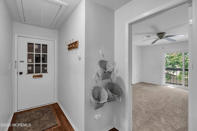 Building Photo - 25 Claremont Ct