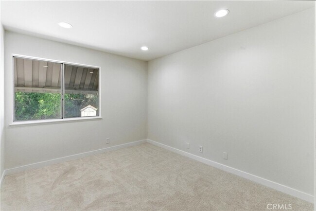 Building Photo - 5415 E Willowick Cir