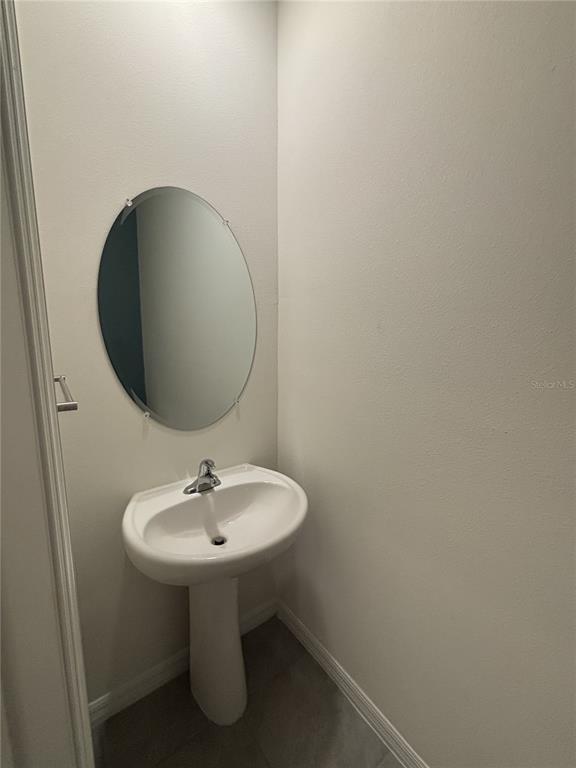 Building Photo - 1604 Hubbell Rd