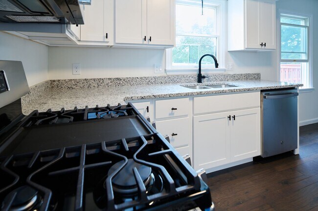 Building Photo - 3017 Fairchild Ln