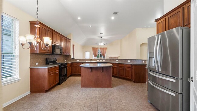 Building Photo - 7808 Alophia Dr
