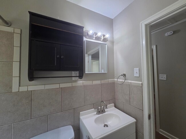 Building Photo - 4062 Shirley Dr