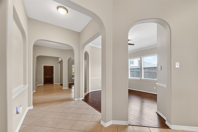 Building Photo - 3226 W Trail Dr