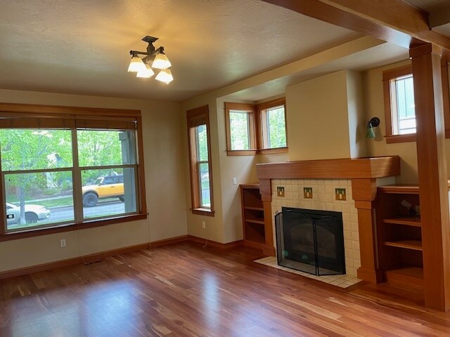 Building Photo - 2548 NW ORDWAY AVE