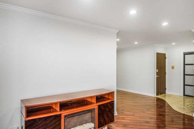 Building Photo - 1168 Middlebury Ln