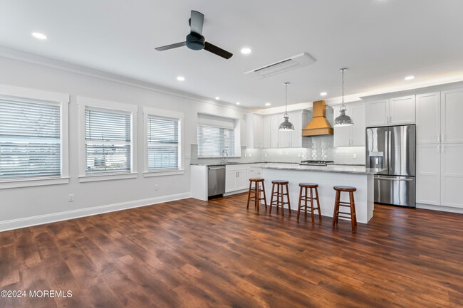 Building Photo - 95-99 Bay Ave