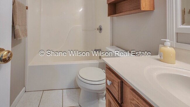 Building Photo - 37 Allison Dr