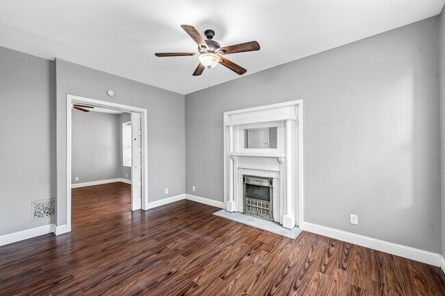 Building Photo - 4922-24 Wise