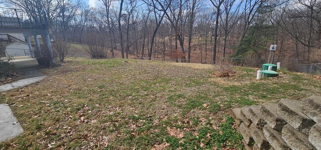 Building Photo - 2513 Hillcrest Dr