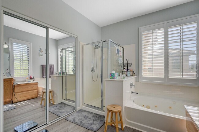 Building Photo - 4 Bedroom With a Pool in North Las Vegas- ...