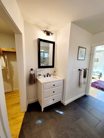 Building Photo - 156 Jonestown Rd