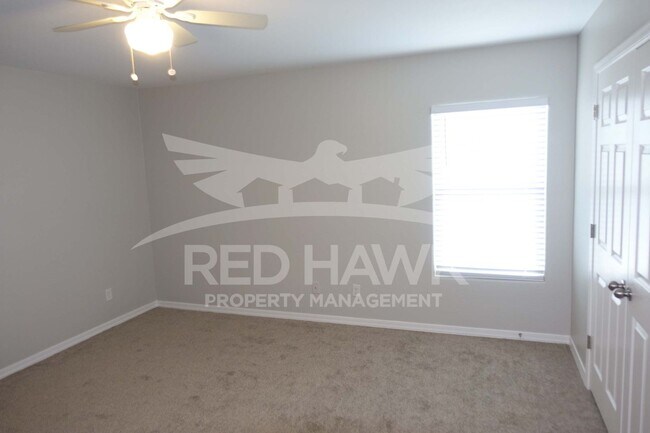 Building Photo - Charming Three Bedroom, Two Bathroom Cooli...