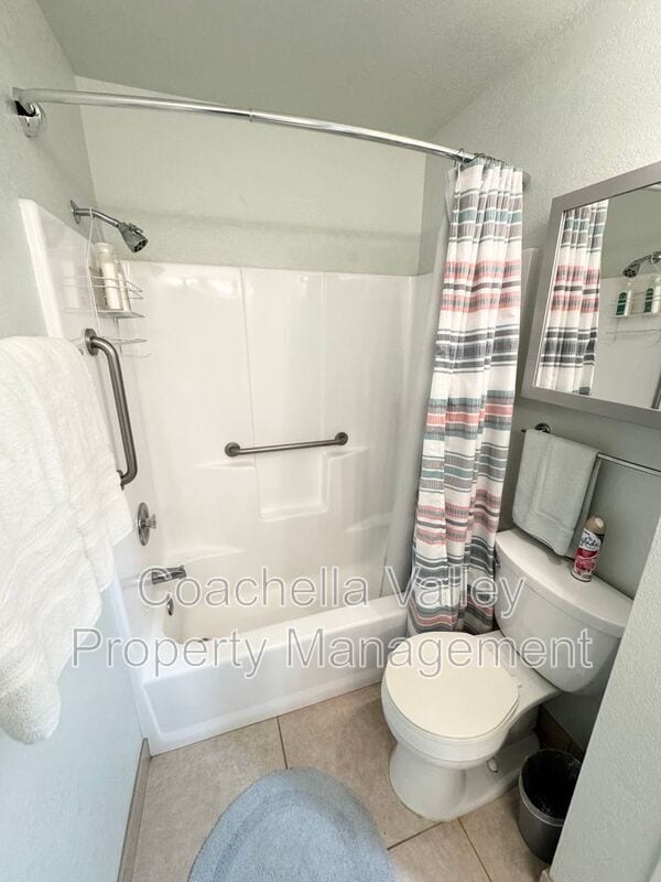 Building Photo - 2820 N Arcadia Ct